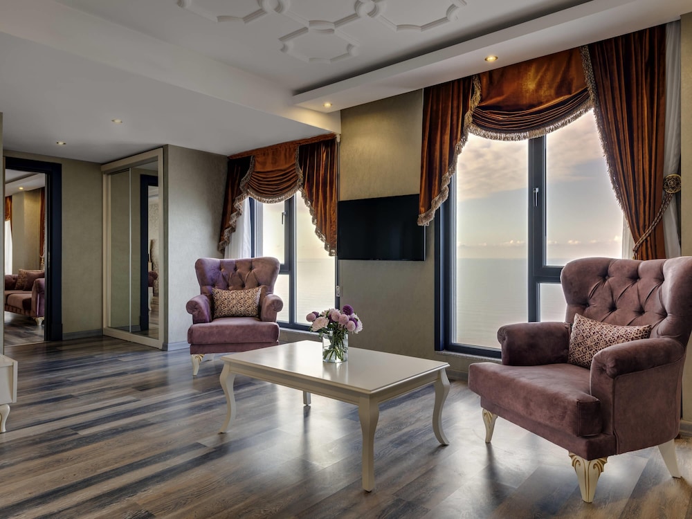 Suite, 1 Double Bed photo 2