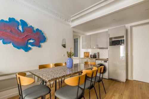 Three-Bedroom Apartment photo 1