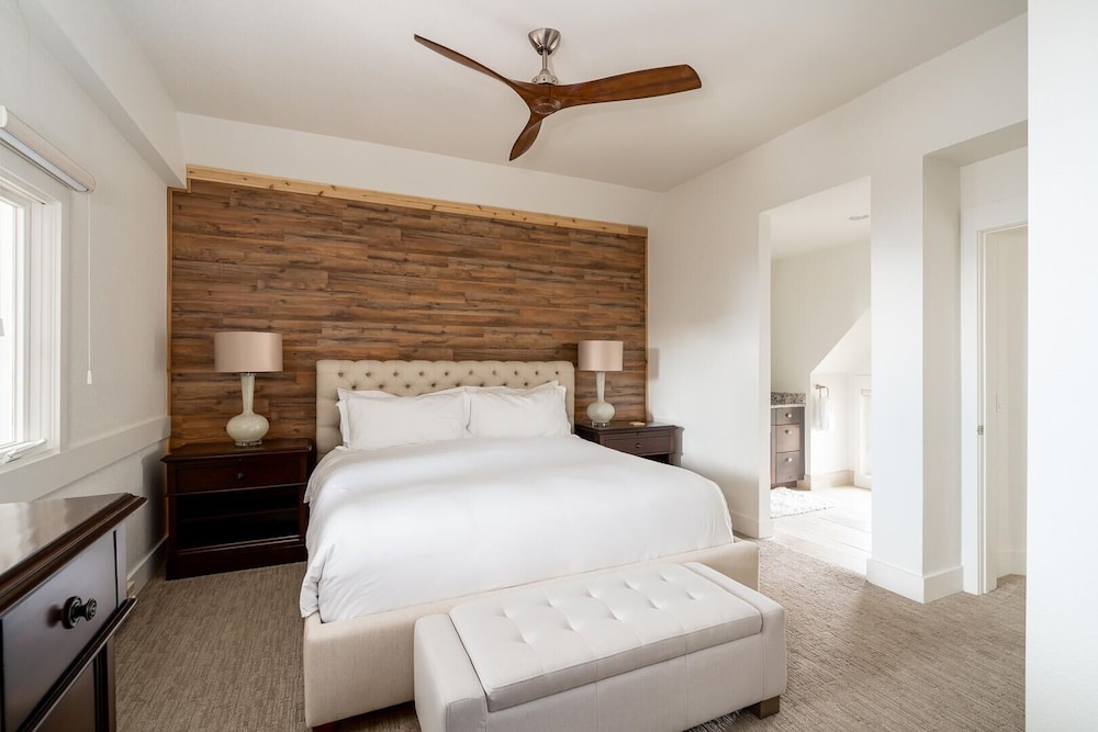 Condo, 3 Bedrooms