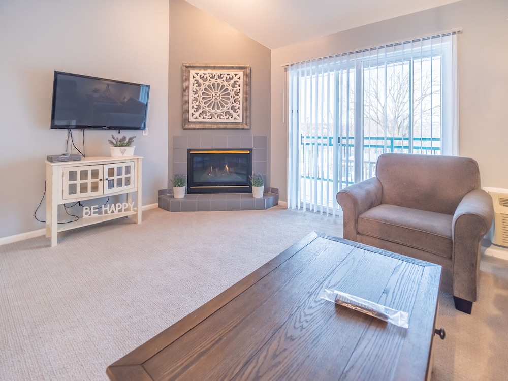 Belle Loft Suite with 2 Queen Beds - Photo 6