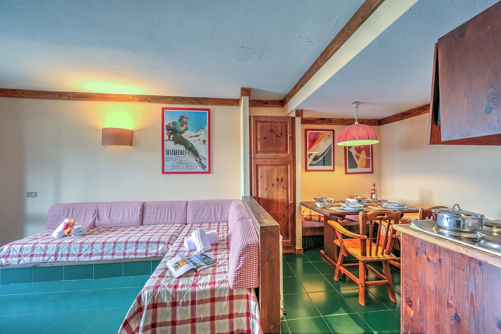 Family Apartment, Multiple Bedrooms, Mountainside (Grange Hike & Ski - 39D Sestriere) photo 3