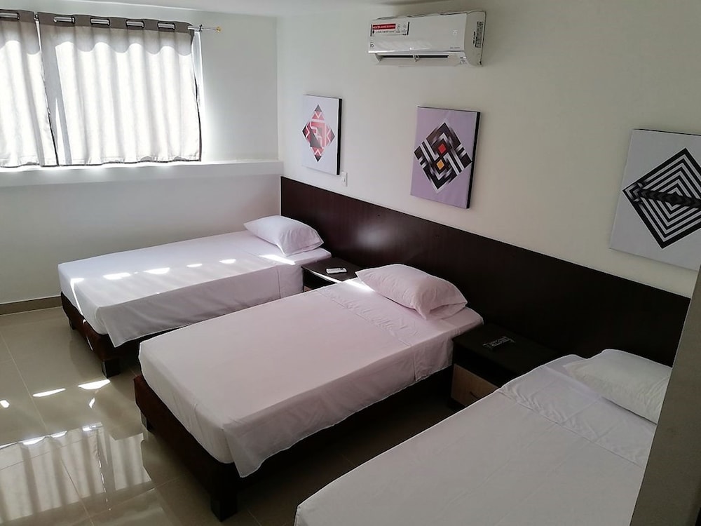 Basic Triple Room, Private Bathroom photo 2