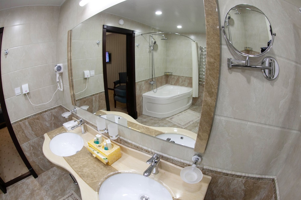 Luxury Suite photo 3