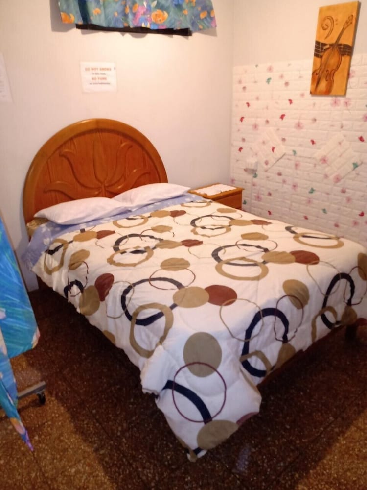 Basic Double Room, Shared Bathroom photo 2