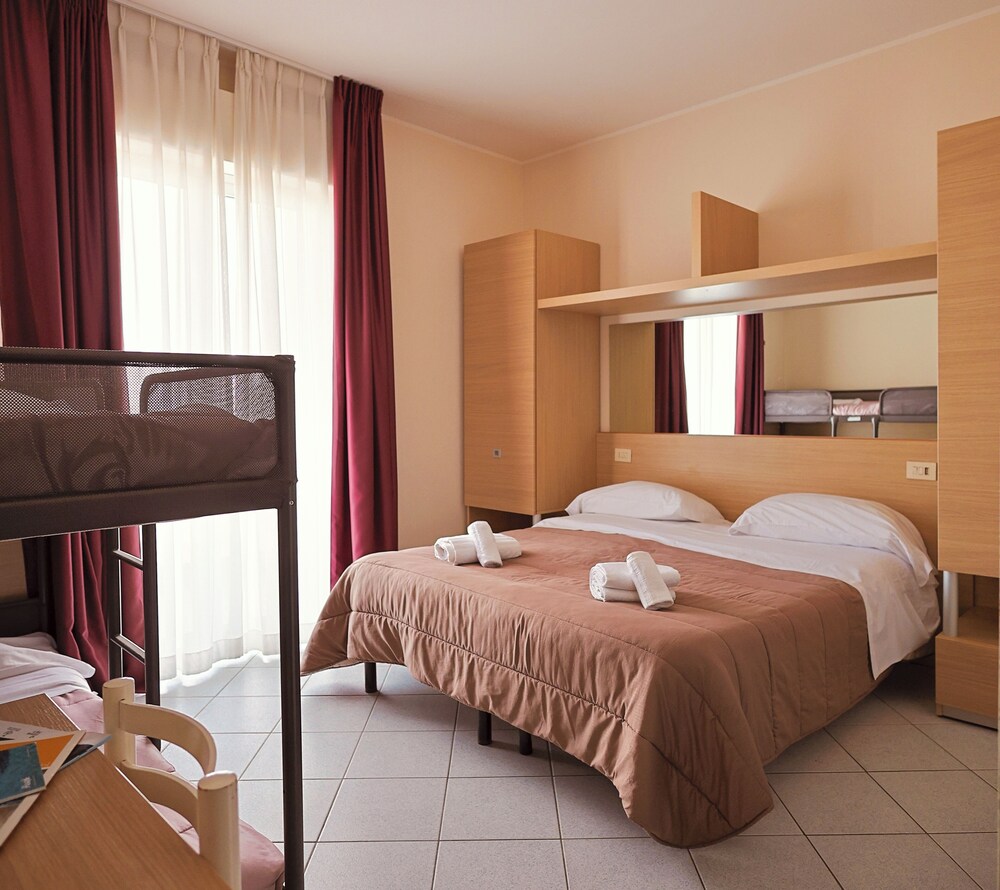 Standard Quadruple Room photo 1