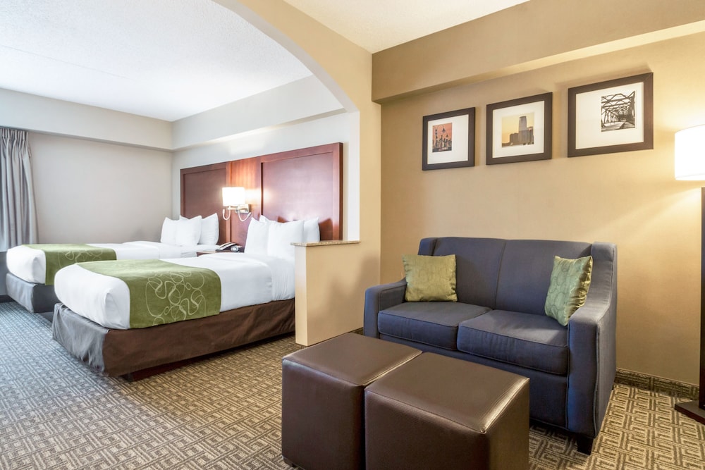Suite, 2 Double Beds, Non Smoking photo 3