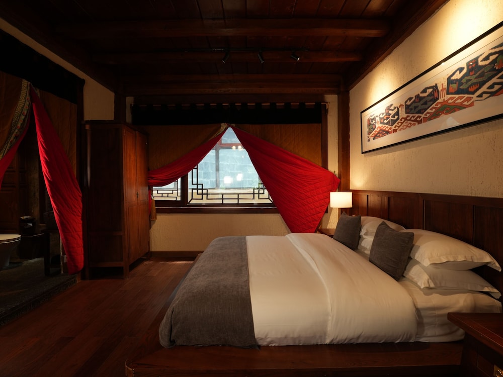 Senior Double Room, Courtyard View photo 1