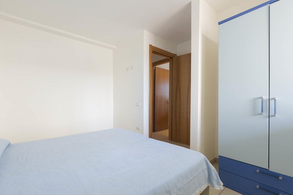 Basic Apartment, 2 Bedrooms (989)