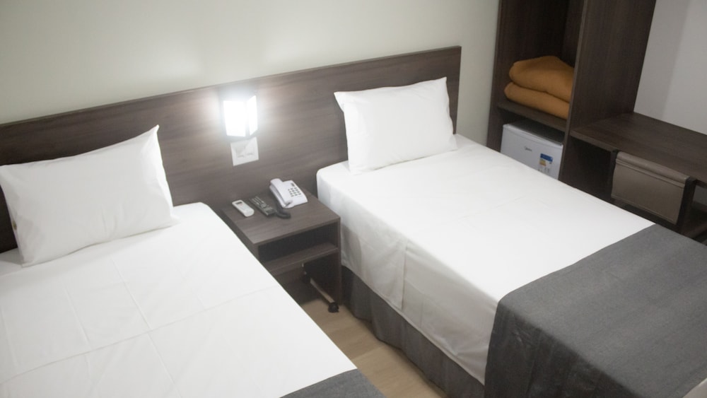 Twin Room - Photo 5