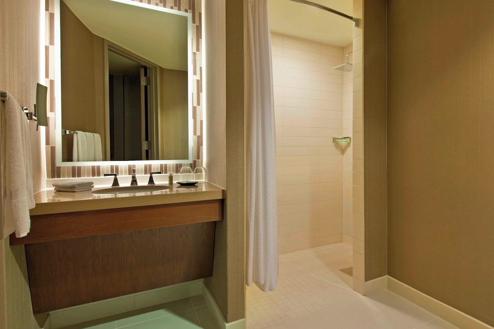 Executive Suite, 1 Bedroom - Photo 6