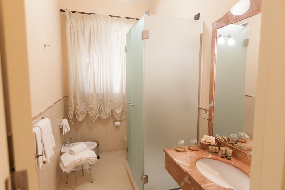 Superior Double Room - Photo 9