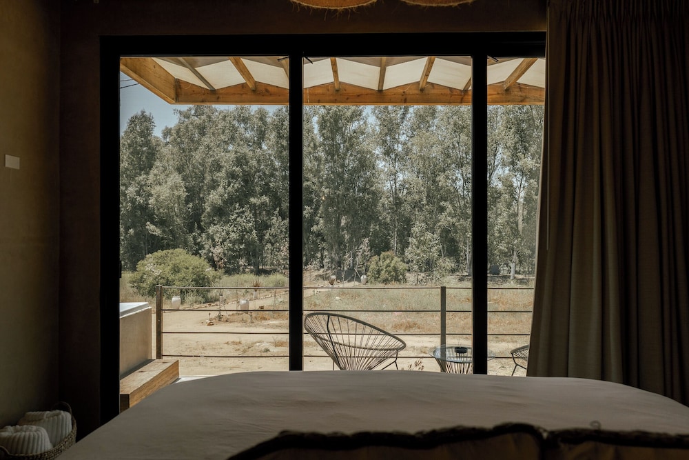 Standard Studio Suite, Balcony, Garden View