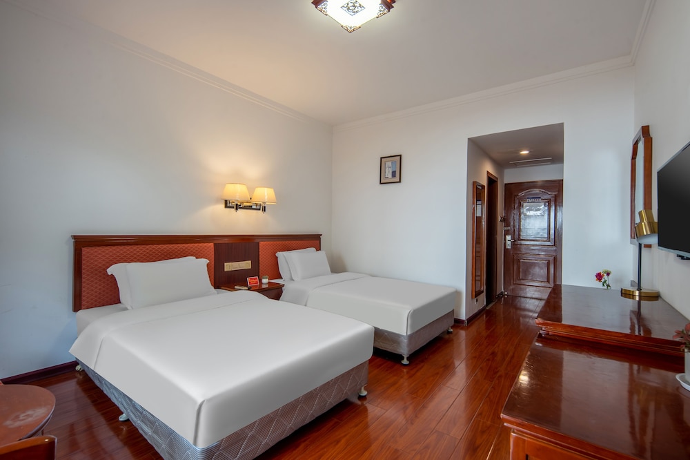 Superior Single or Twin Room - Photo 1