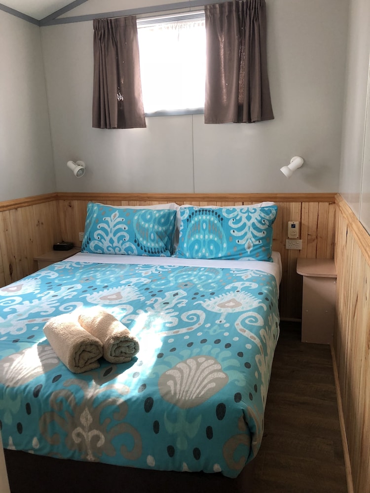 Family Cabin, 2 Bedrooms, Kitchen photo 2