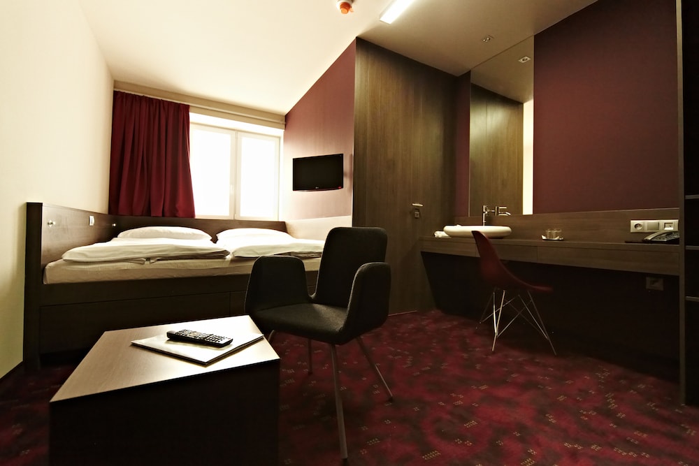 Standard Double Room, 1 Double Bed - Photo 1