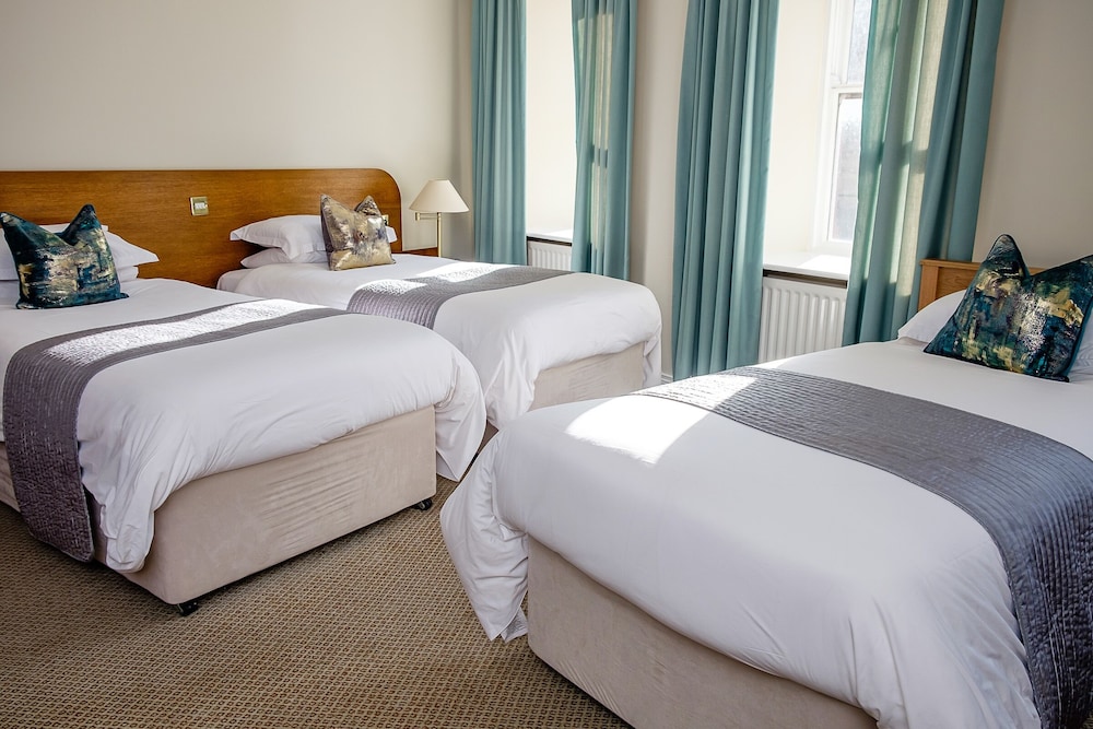 Triple Room, Ensuite (3 Sgl)