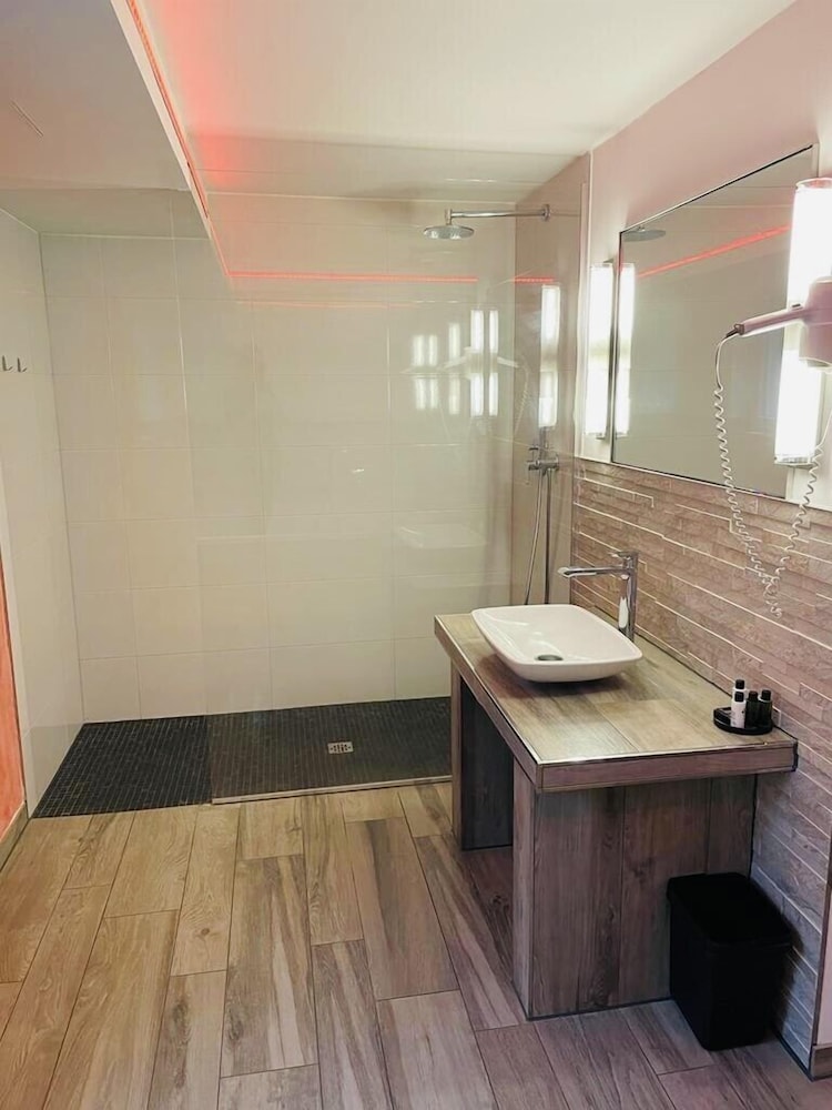 Premium Double Room photo 2