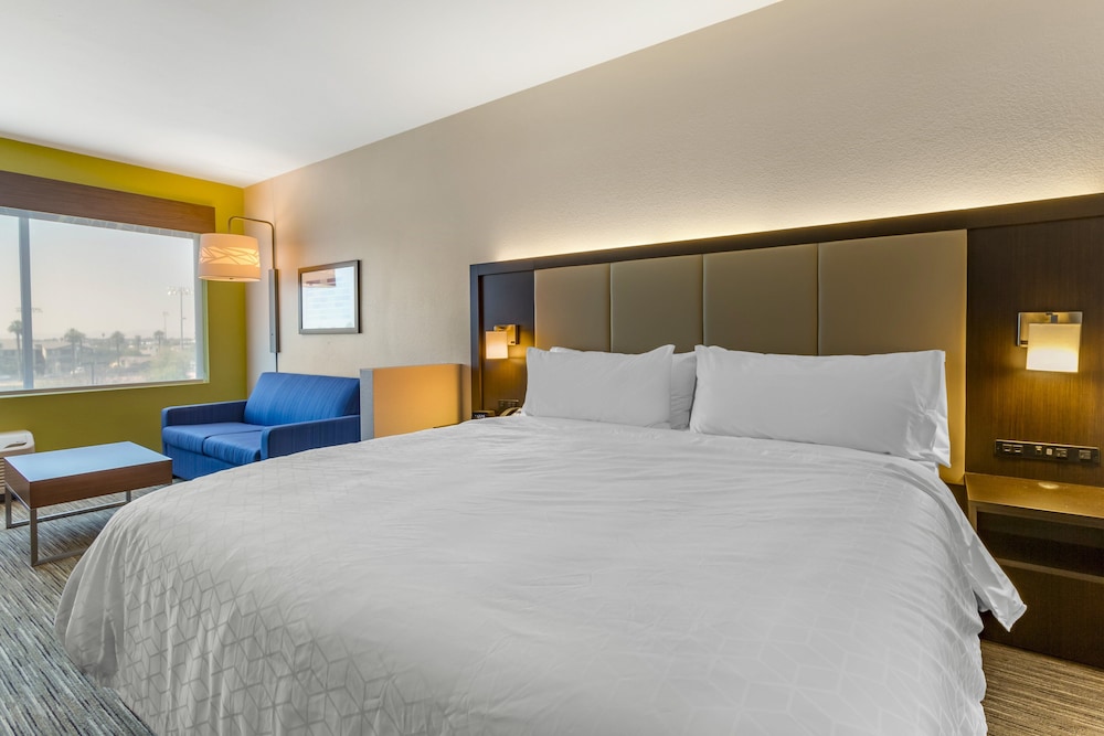 Suite, 1 King Bed (Additional Living Area) - Photo 5