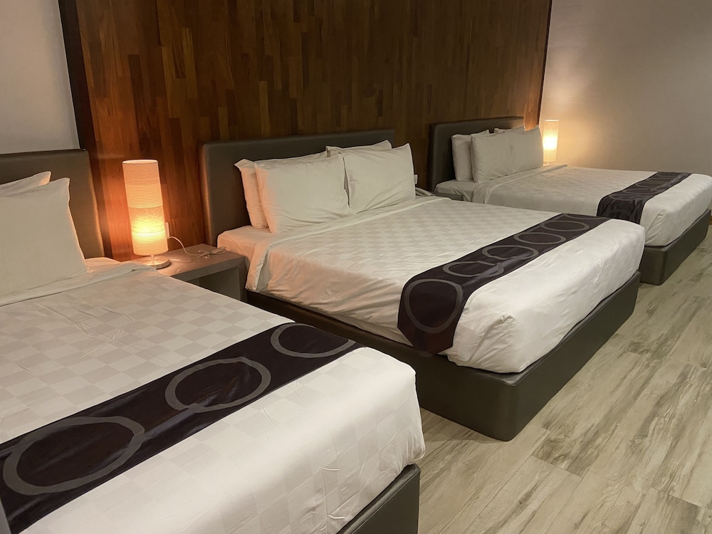 Premium Family Suite thumbnail 5