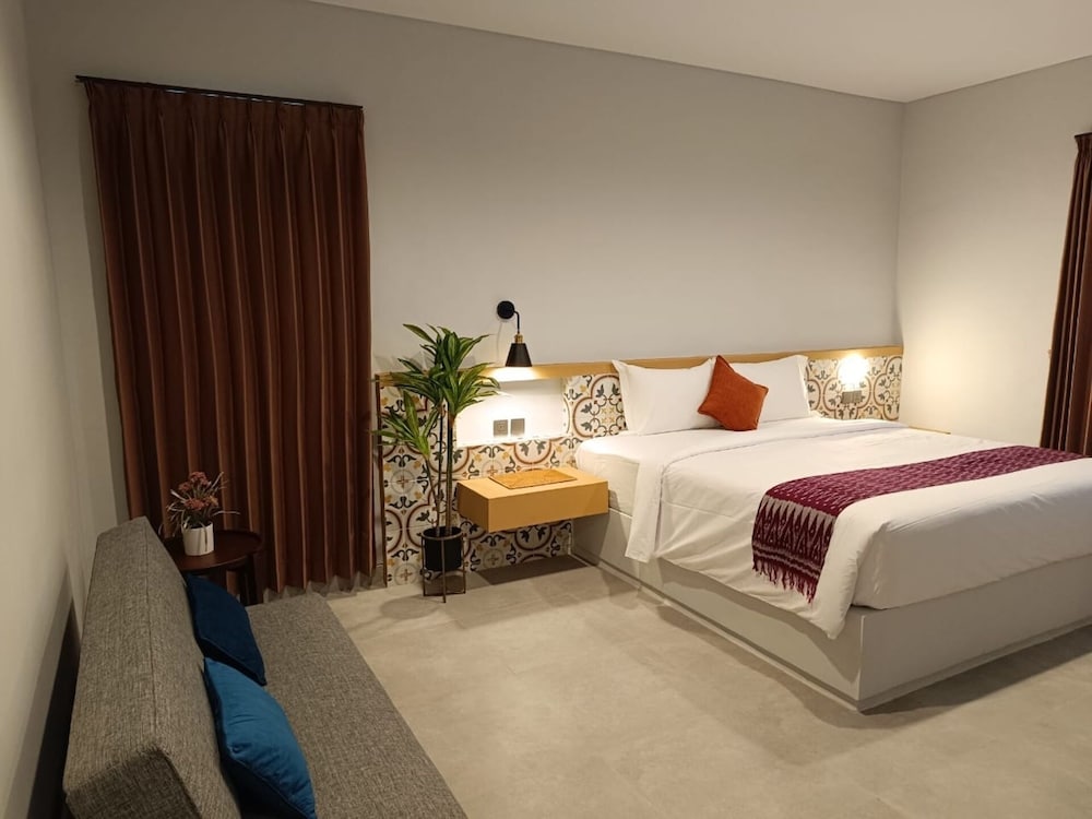 Honeymoon Suite, City View