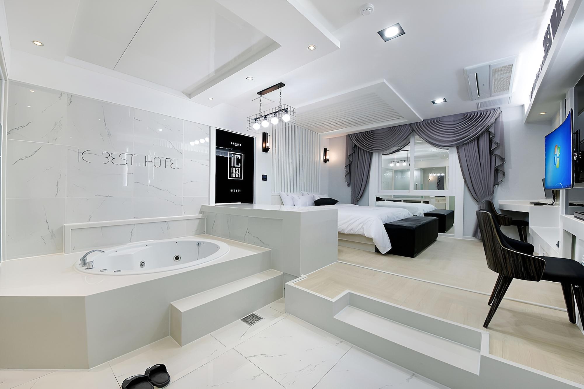 Room (VIP) - Photo 16