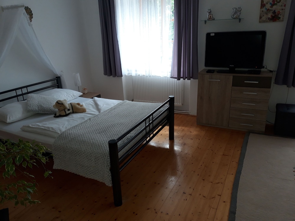 Family Room, Balcony (Deluxe) photo 1