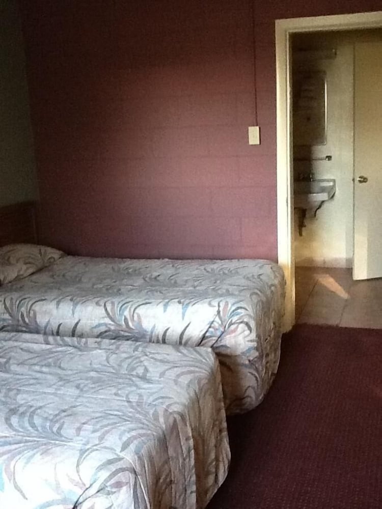 Economy Room photo 3