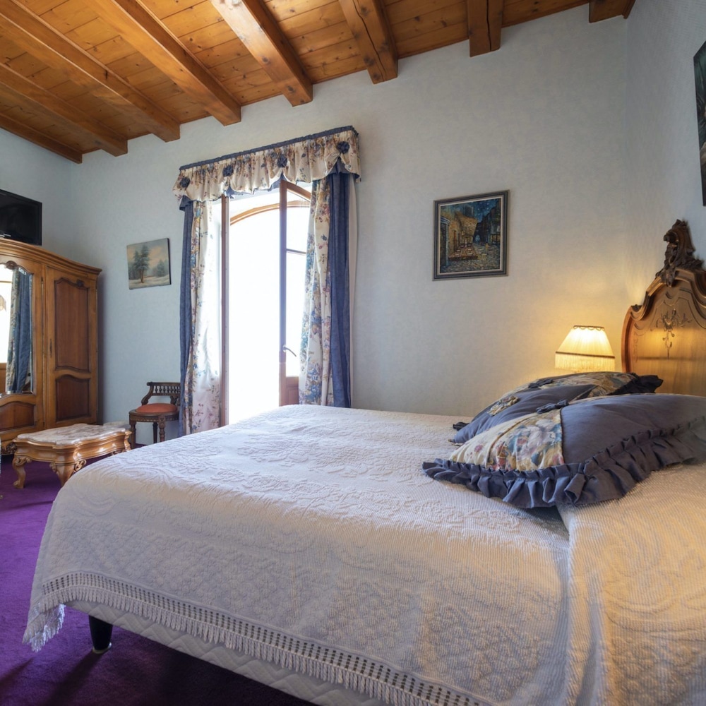 Standard Suite, Balcony, Park View (422 Magniolat Bleuet)