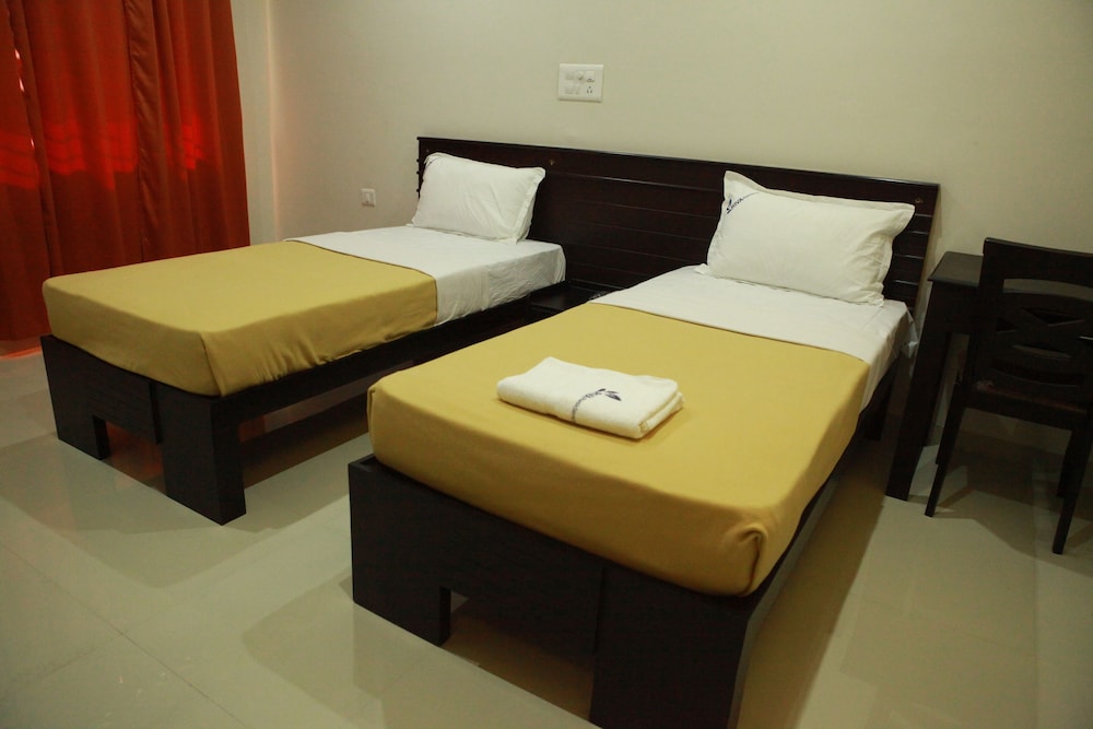 Deluxe Double or Twin Room, 1 Double Bed photo 3