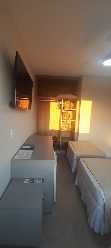 Standard Room, 3 Twin Beds, Air conditioning photo 3
