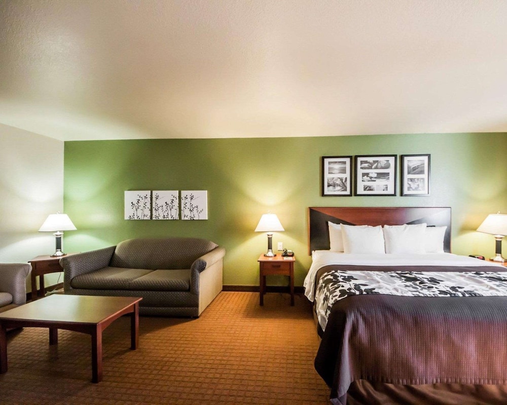 Standard Room, 2 Queen Beds, Non Smoking - Photo 12
