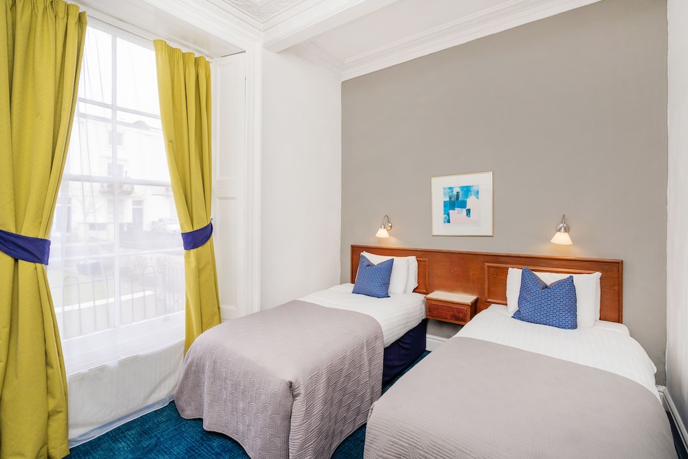Twin Room - Photo 1