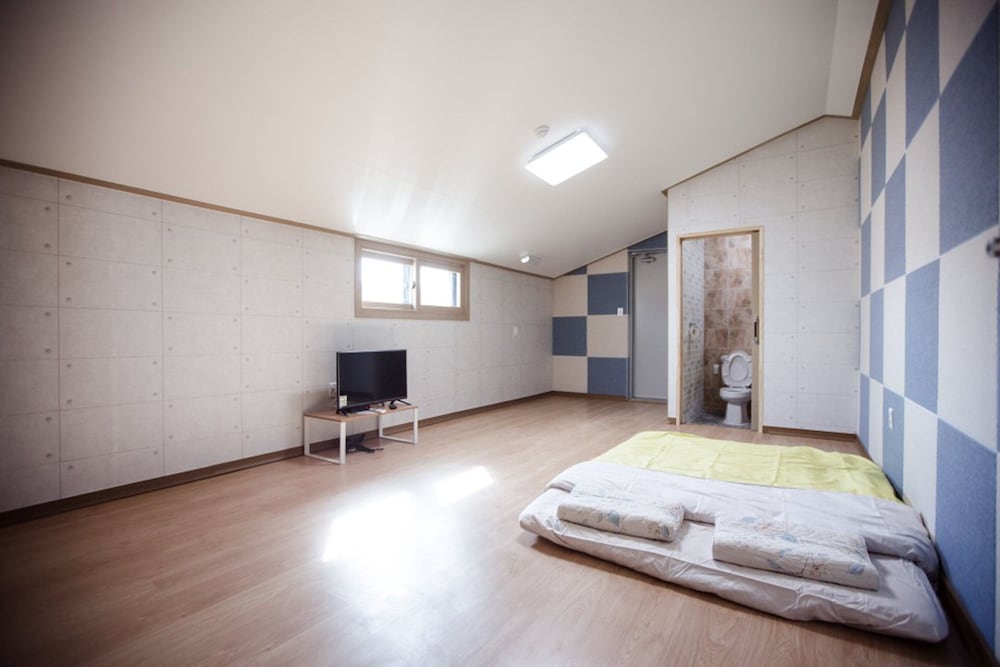 Double Room (Ondol) photo 1