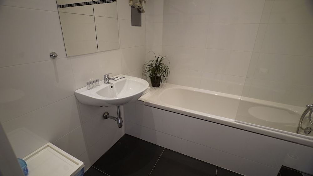 Comfort Studio, Kitchenette thumbnail 5