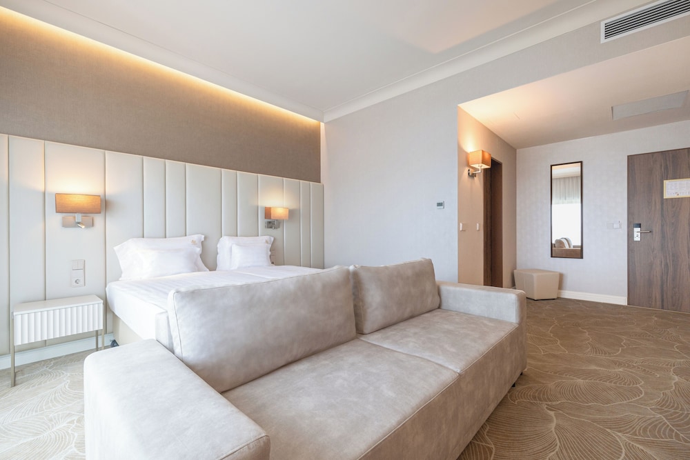 Deluxe Room, Balcony photo 2