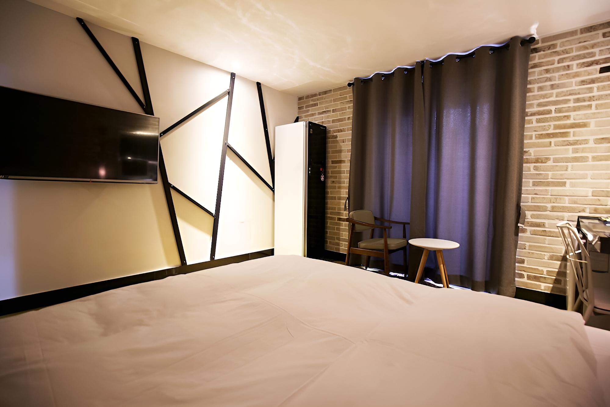 Room (Terrace Room (up to KRW 5000 discount) - Photo 8