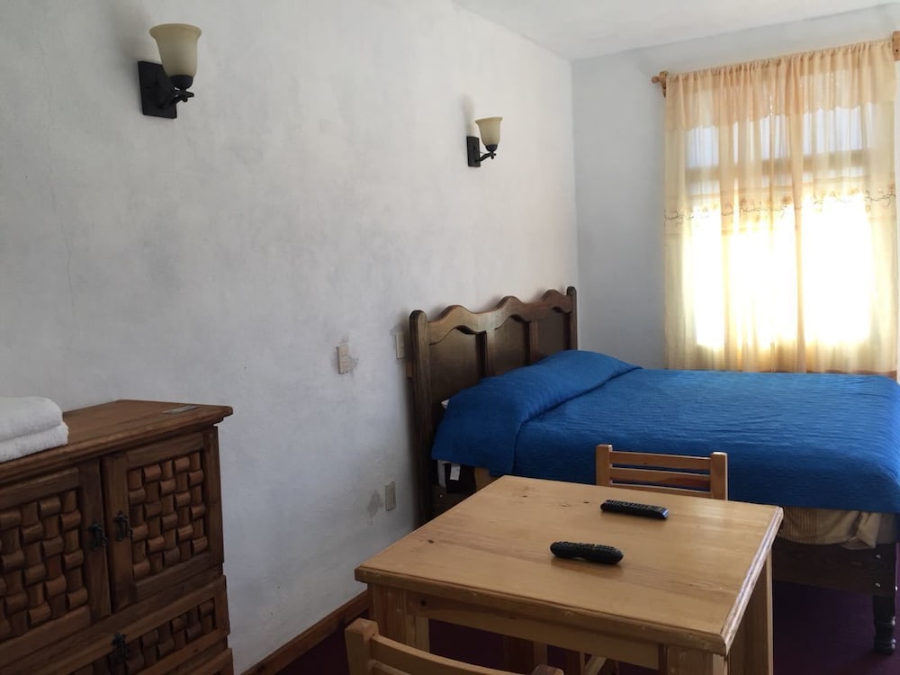 Traditional Room, 1 King Bed photo 2