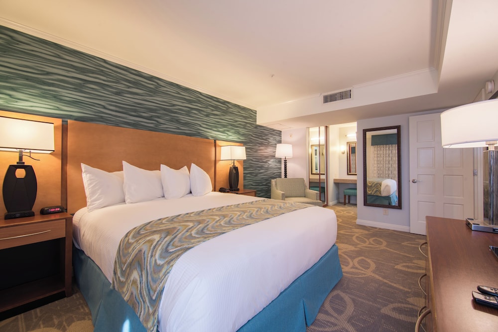 Deluxe Suite, 1 King Bed with Sofa bed, Kitchen