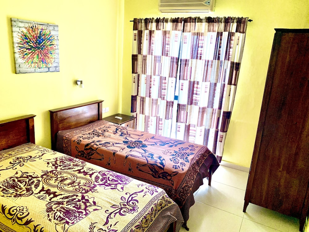 Economy Two-Bedroom Apartment (5 beds)