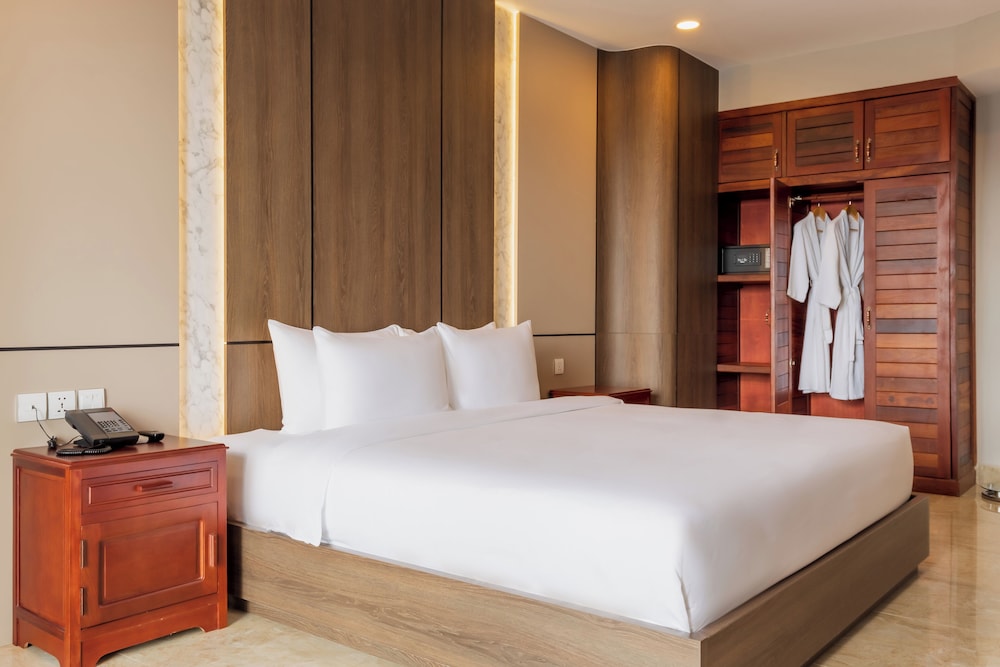 Deluxe Suite - Photo 7