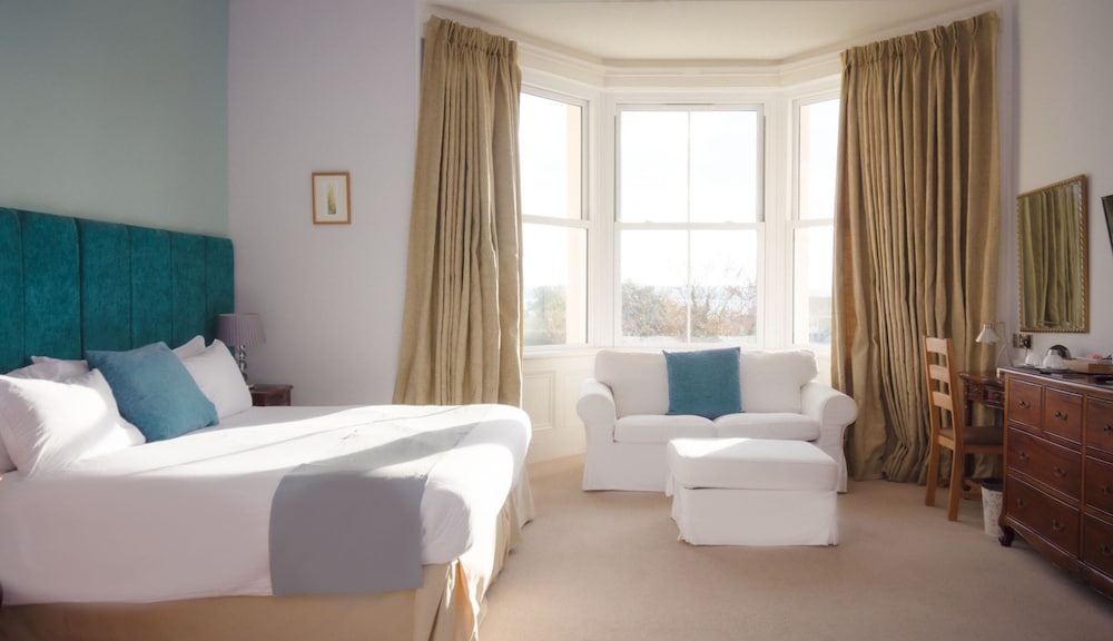 Deluxe Suite, Ensuite, Partial Sea View photo 1