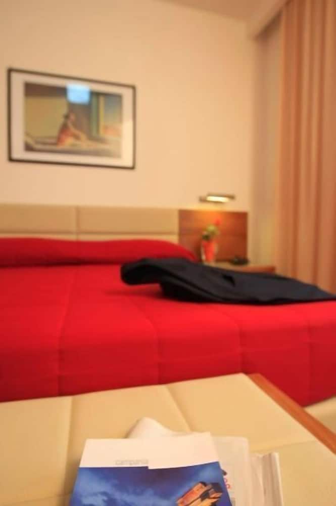 Double Room Single Use, 1 Twin Bed photo 1