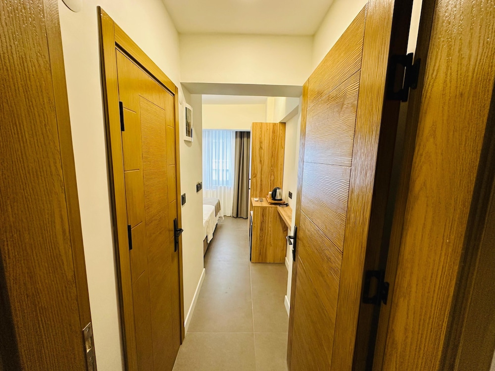 Superior Twin Room, City View photo 2