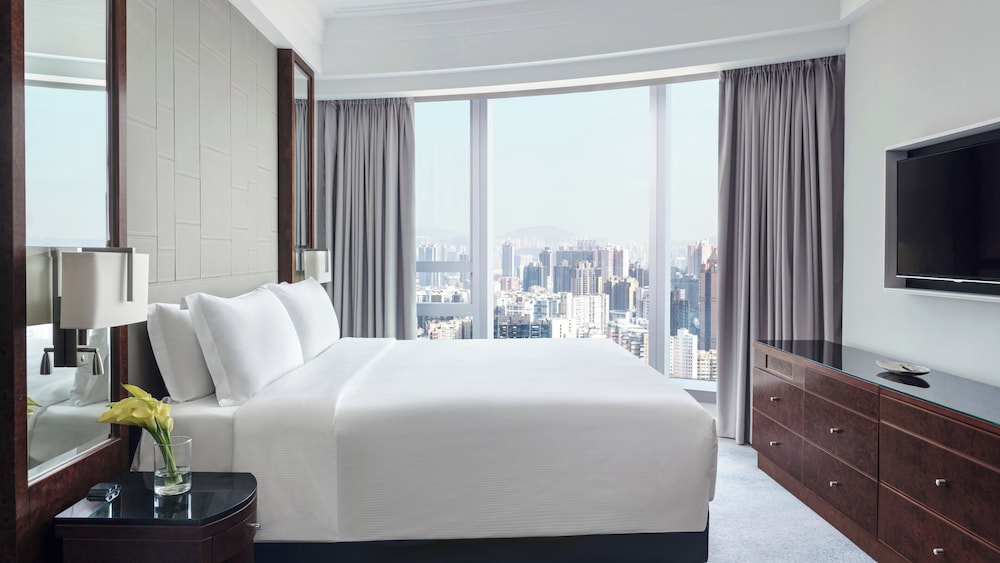 Club Executive Suite photo 2