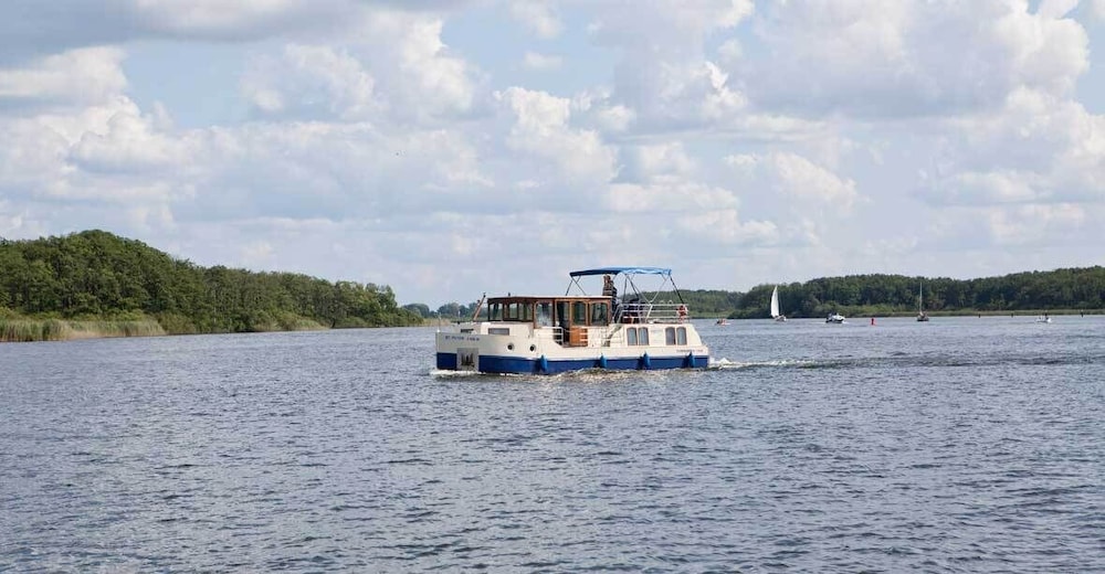 Houseboat Kormoran 1140 photo 3