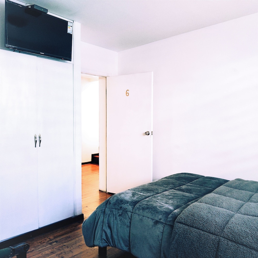 Economy Single Room, 1 Bedroom, Ensuite photo 3