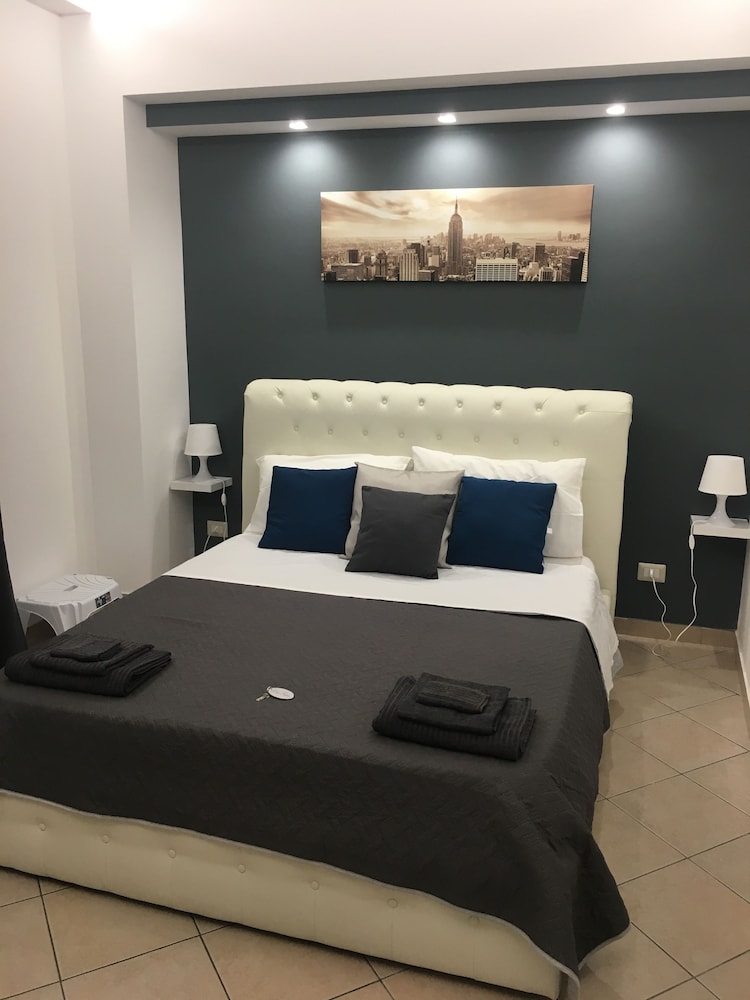 Deluxe Double Room (Grey Room) photo 1