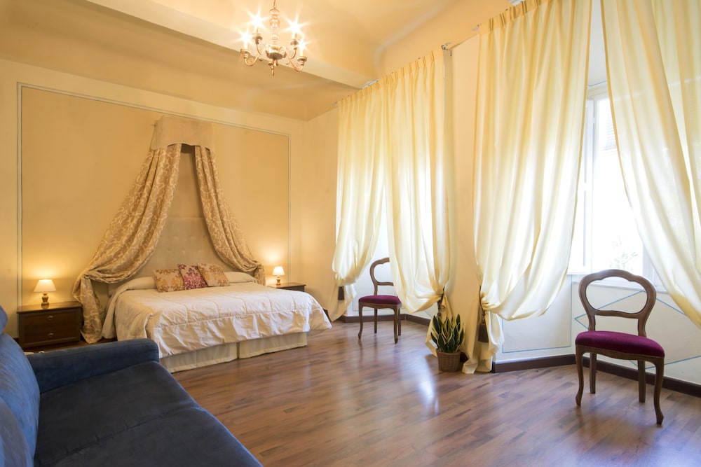 Panoramic Suite, Ensuite, Valley View