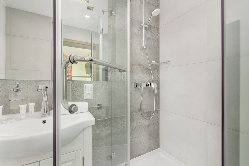 Apartment, 3 Bedrooms, 2 Bathrooms photo 3