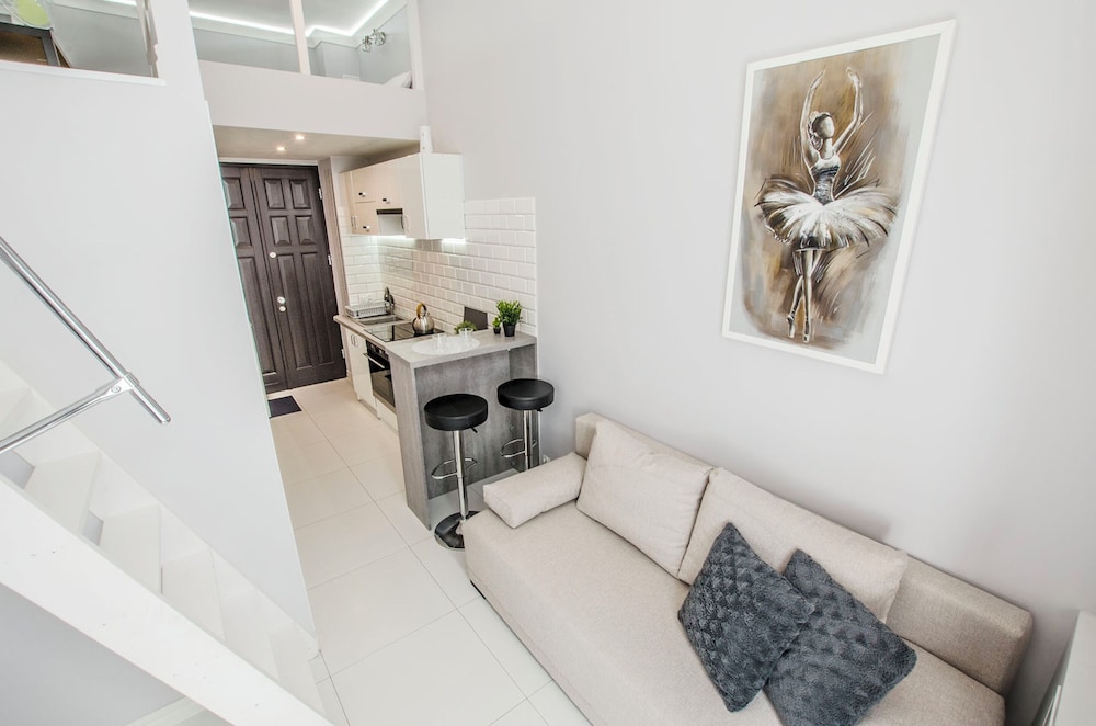 Executive Room - Photo 5